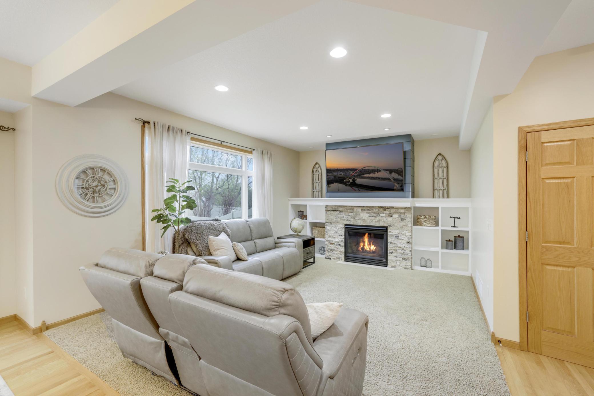 562 Hillside Drive, Prescott, Wisconsin image 16
