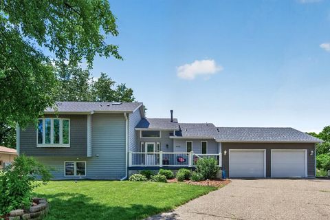 Homes For Sale - 4430 Independence Avenue<br/> Minneapolis, MN 55428