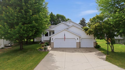 Homes For Sale - 1709 33 1/2 Street<br/> Moorhead, MN 56560