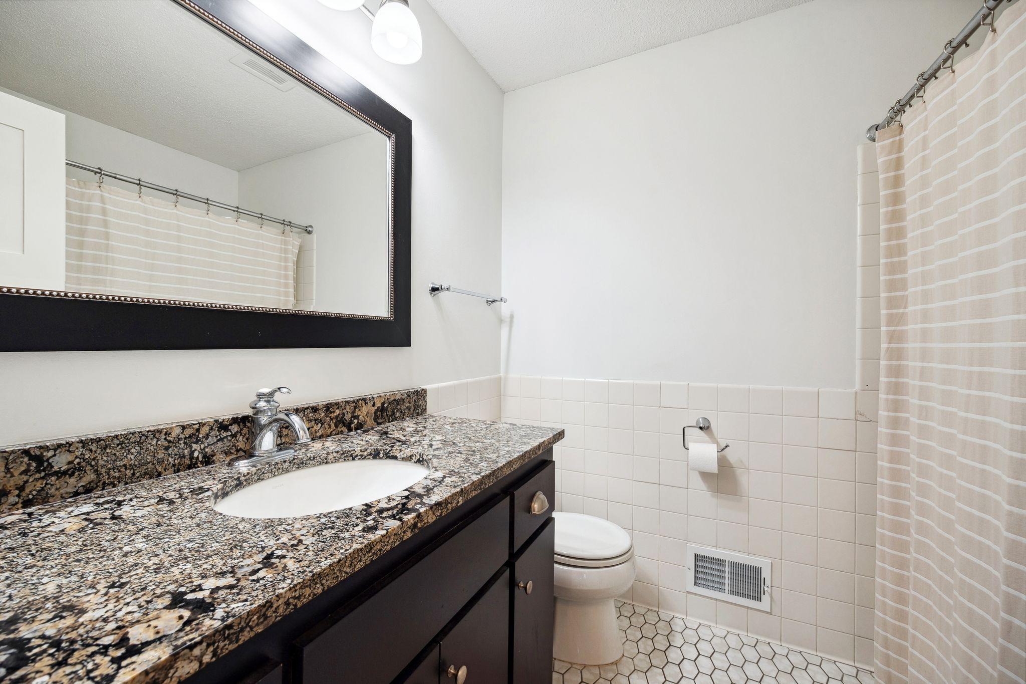 2650 Fox Street, Wayzata, Minnesota image 32