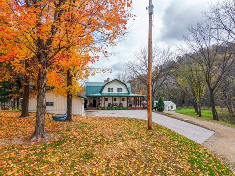 Apartment For Sale - 71516 Highway 63<br/> Lake City, MN 55041