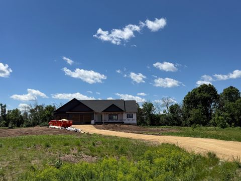 Homes For Sale - 995 152nd Avenue<br/> New Richmond, WI 54017