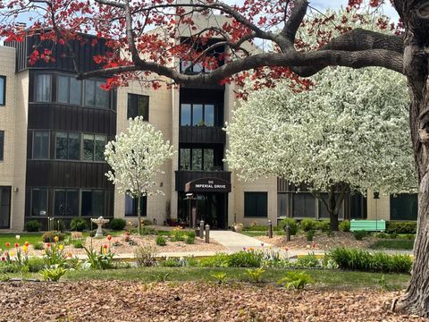 Condo For Sale - 111 Imperial Drive<br/> Saint Paul, MN 55118