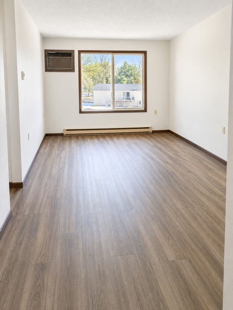 Apartment For Rent - 812 Hills Avenue<br/> Jackson, MN 56143