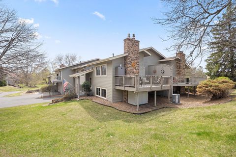 Homes For Sale - 7012 W 84th Street Circle<br/> Minneapolis, MN 55438