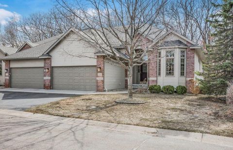 Townhouse For Sale - 11349 Preserve Lane<br/> Champlin, MN 55316