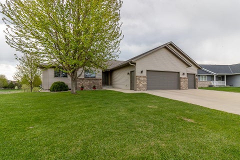 Homes For Sale - 201 Pebble Creek Drive<br/> Blue Earth County, Mankato, MN 56001