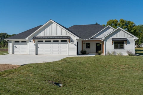 Homes For Sale - 1720 High Tail Lane<br/> Mankato, MN 56001
