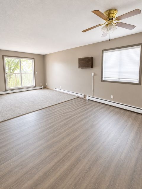Apartment For Rent - 901 Pearl Avenue<br/> Marshall, MN 56258