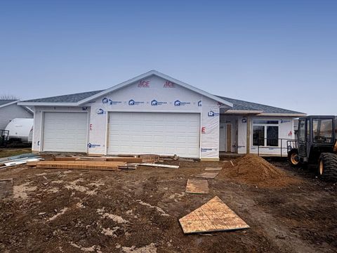 Homes For Sale - 503 Darlene Drive<br/> Lyon County, Marshall, MN 56258