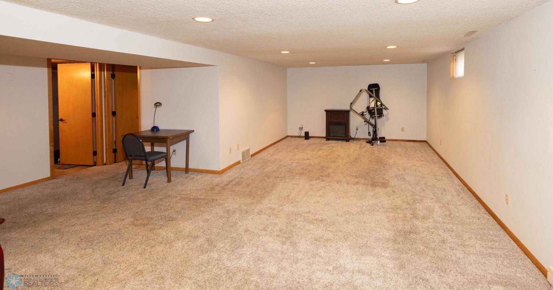 1124 24th Avenue, Moorhead, Minnesota image 21