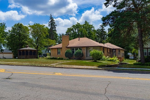 Homes For Sale - 4201 40th Avenue<br/> Minneapolis, MN 55422