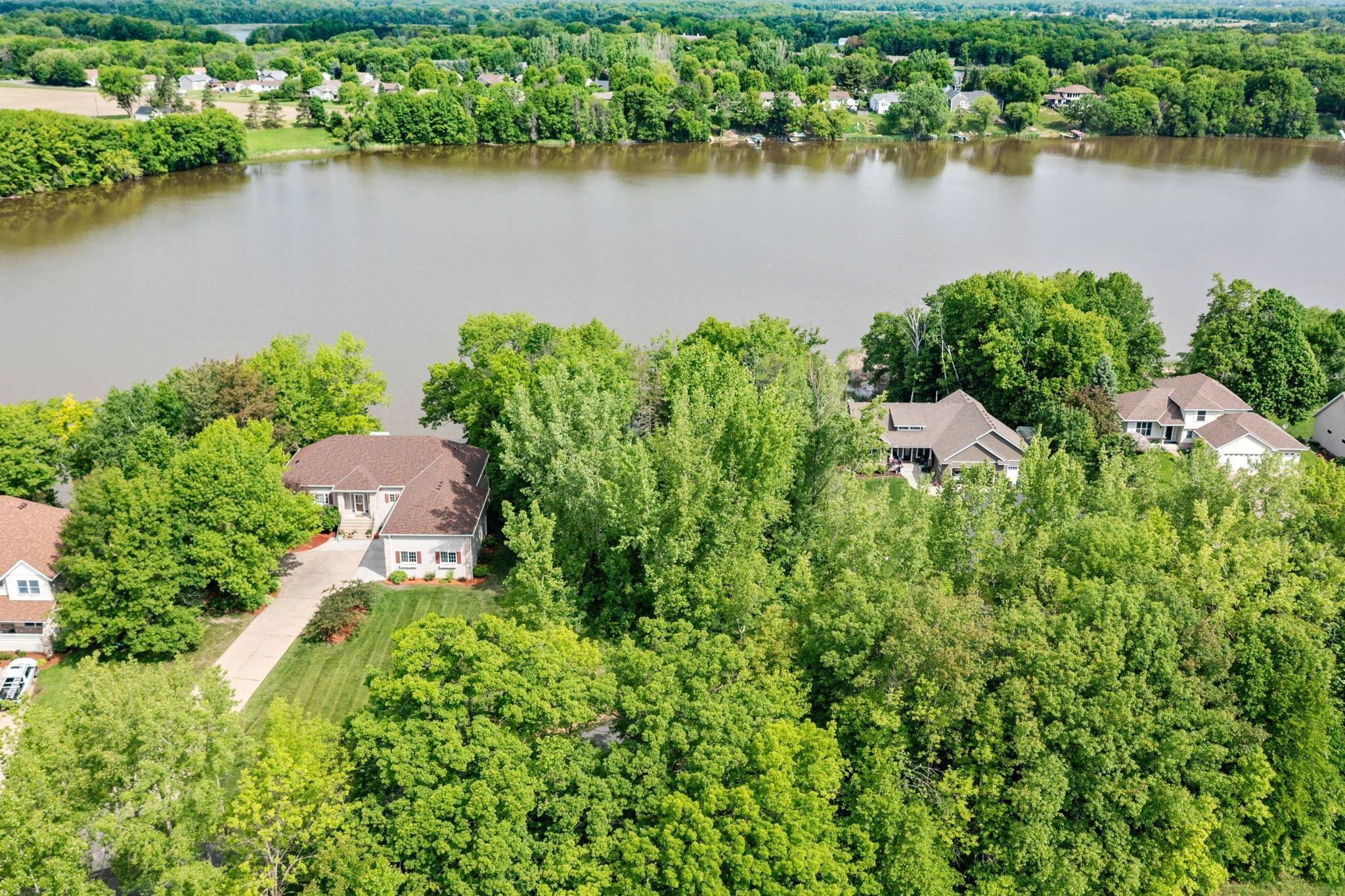 11200 Lake Point Drive, Chisago City, Minnesota image 1