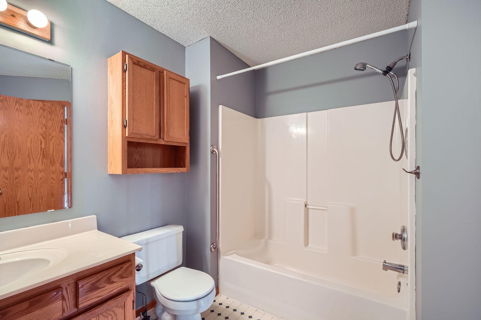 17908 Cobblestone Way, Eden Prairie, Minnesota image 22