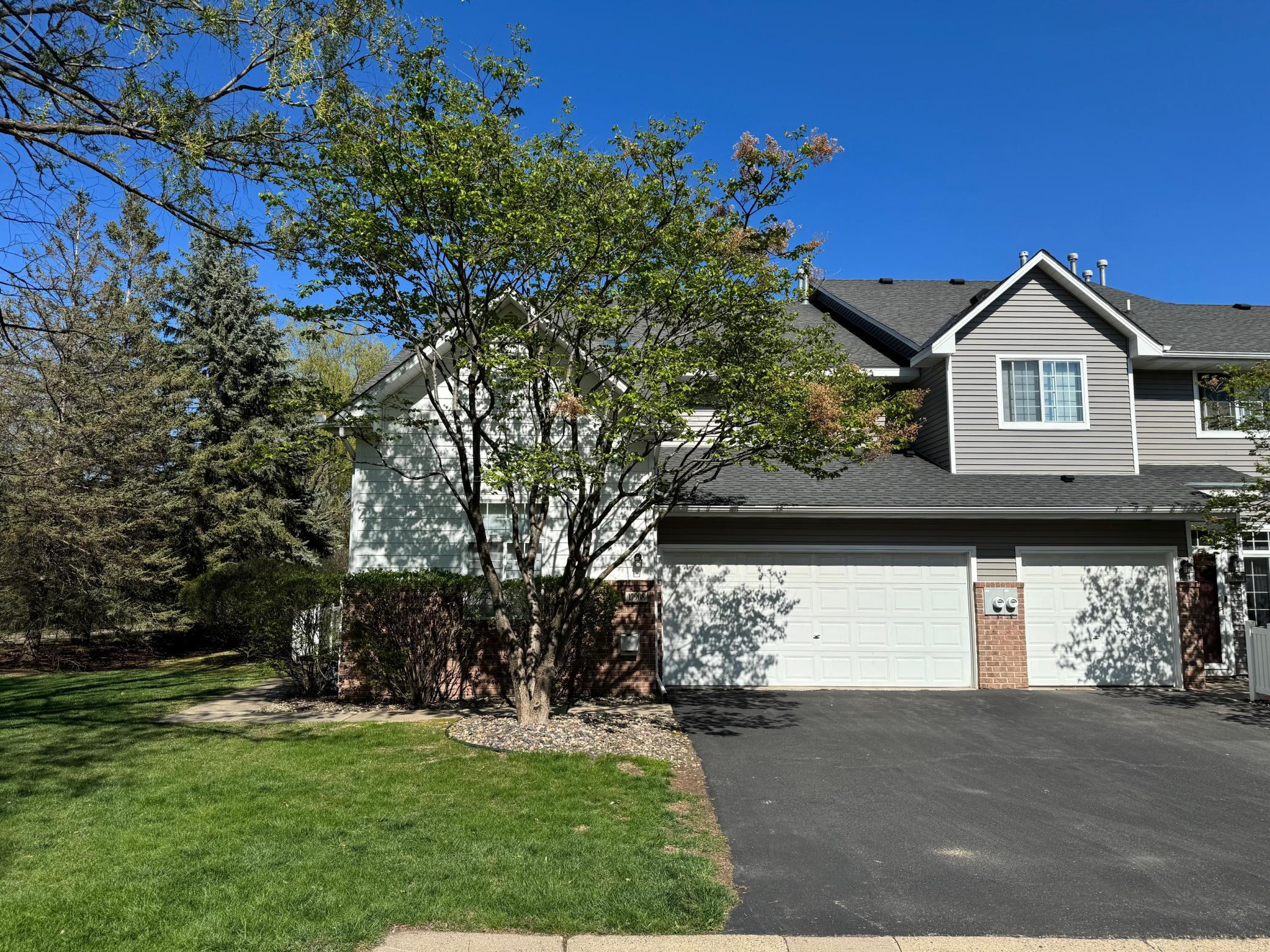 17908 Cobblestone Way, Eden Prairie, Minnesota image 2