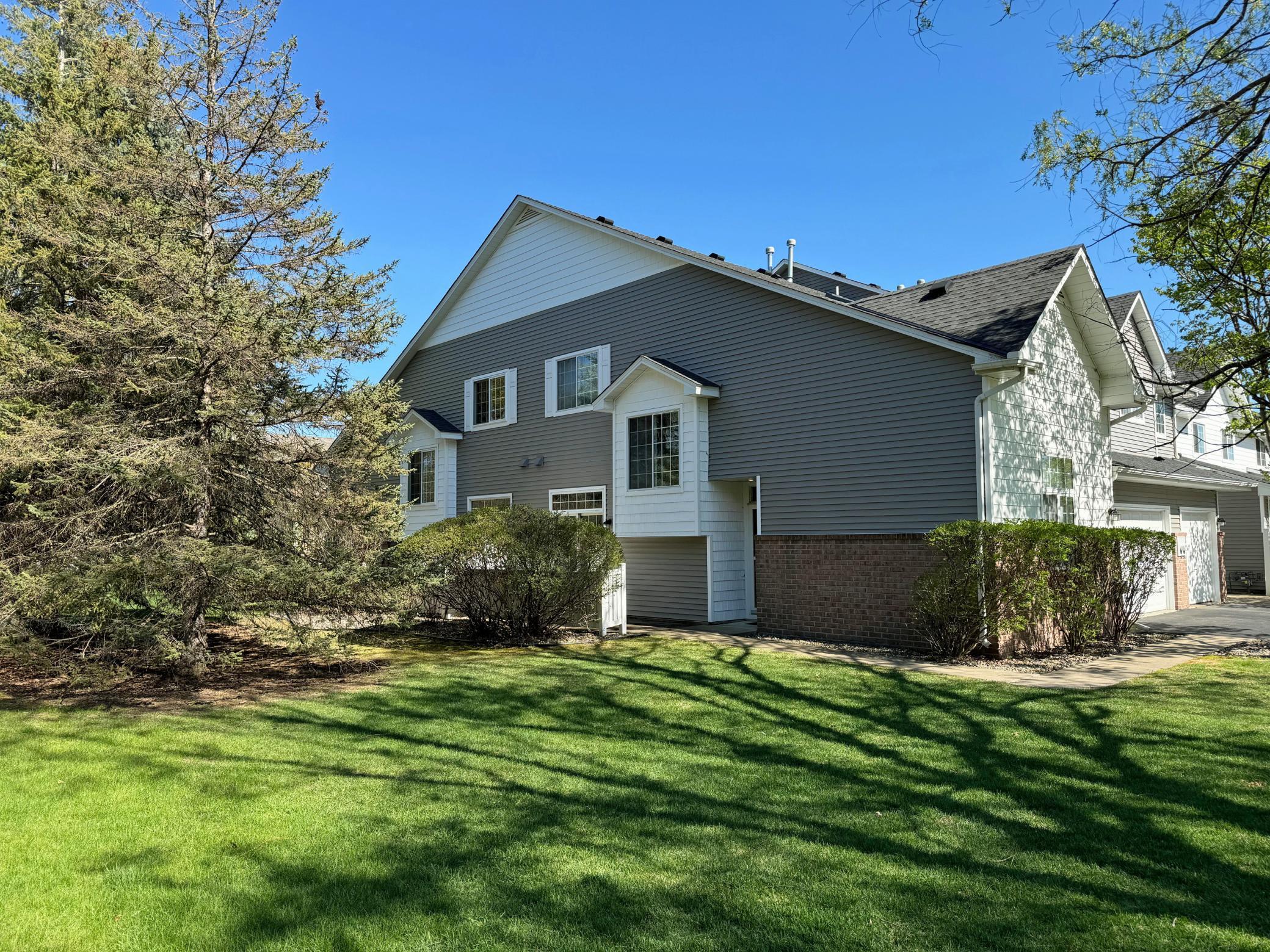 17908 Cobblestone Way, Eden Prairie, Minnesota image 1