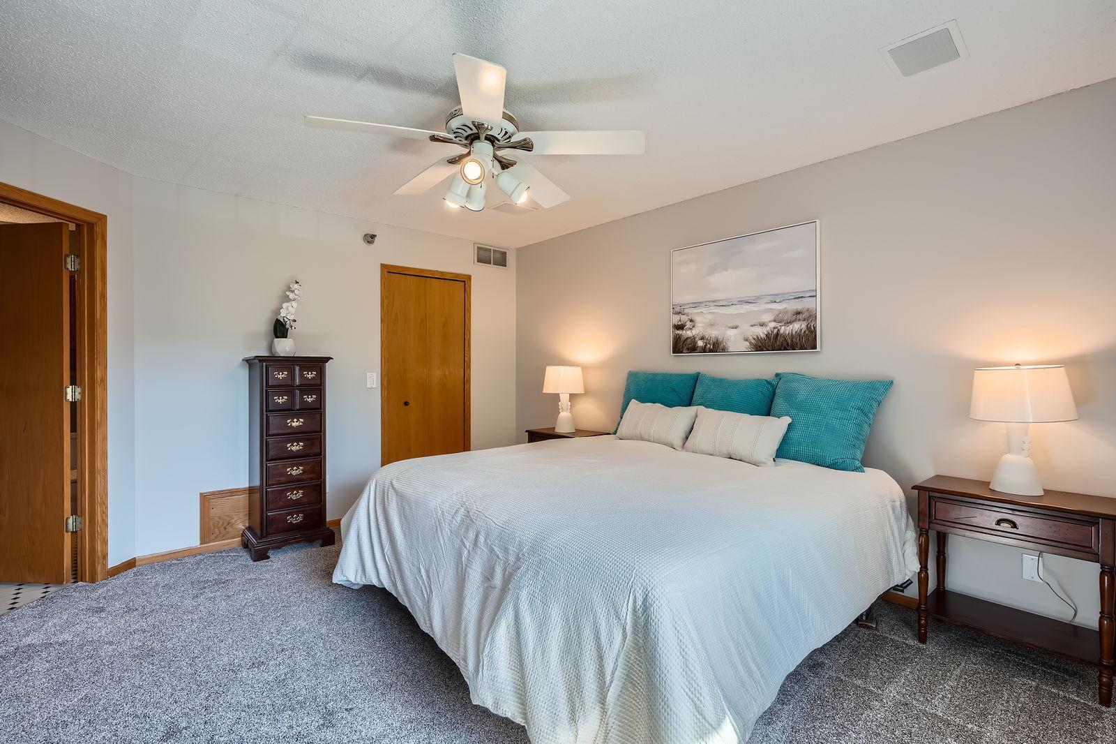 17908 Cobblestone Way, Eden Prairie, Minnesota image 21