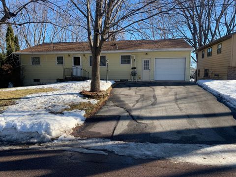 Apartment For Sale - 205 Lakeview Drive<br/> Eagle Lake, MN 56024