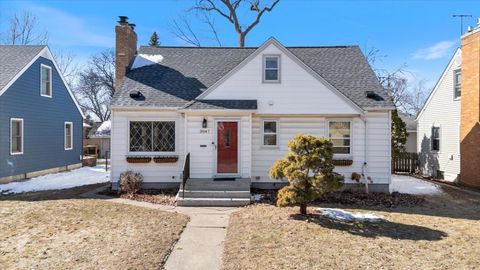 Homes For Sale - 3847 Zenith Avenue<br/> Robbinsdale, MN 55422