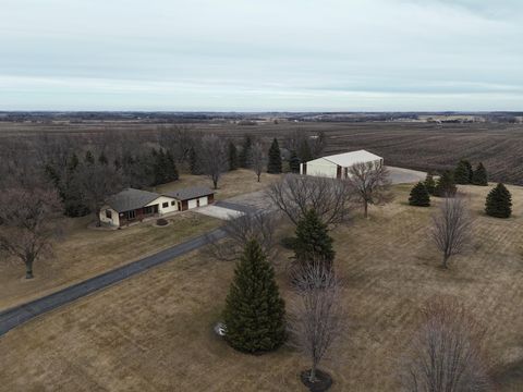 Homes For Sale - 20366 470th Avenue<br/> Stevens County, Morris, MN 56267