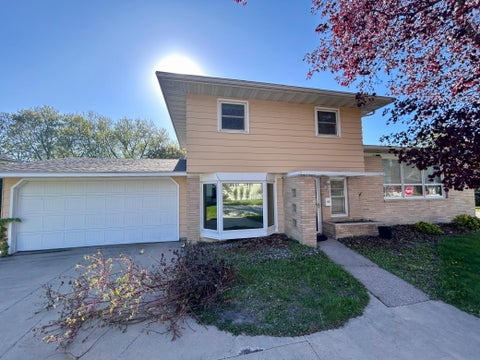 Homes For Sale - 420 5th Street<br/> Plainview, MN 55964