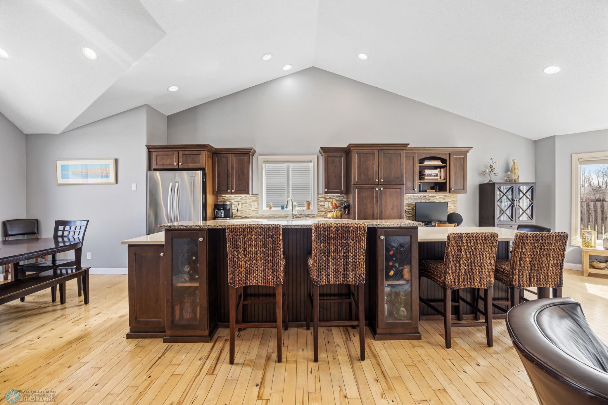 5103 Rose Creek Parkway, Fargo, North Dakota image 13