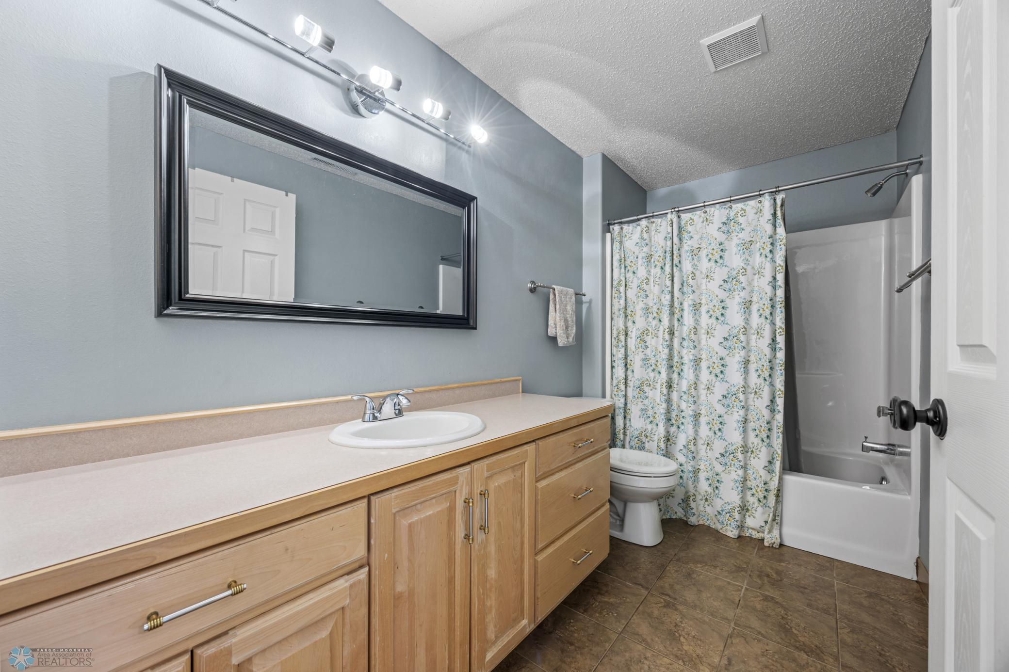 5103 Rose Creek Parkway, Fargo, North Dakota image 30