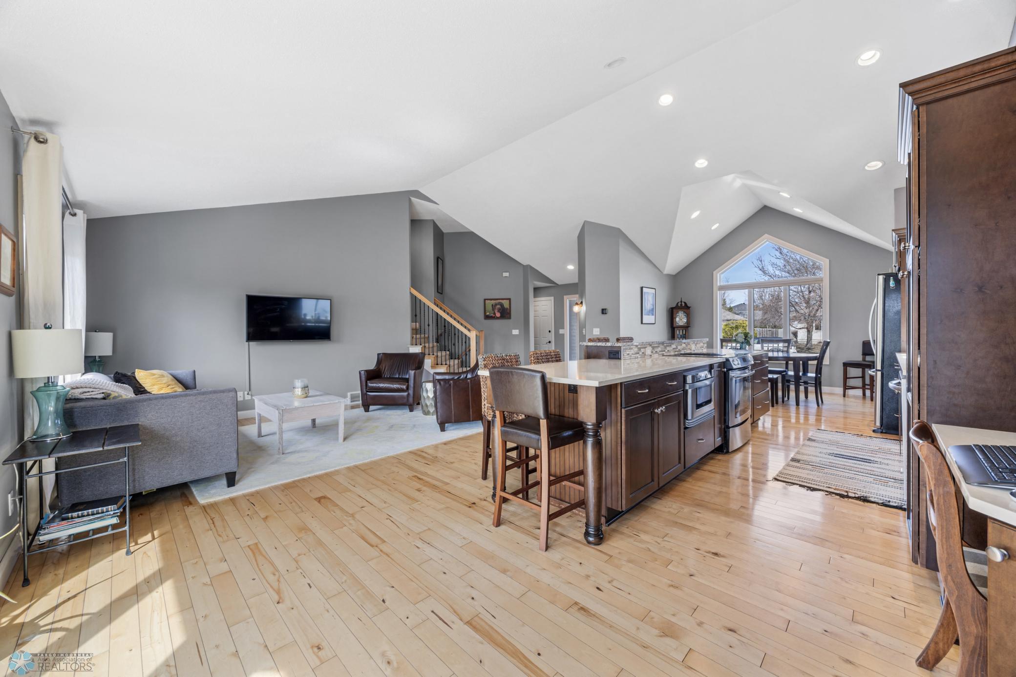 5103 Rose Creek Parkway, Fargo, North Dakota image 9