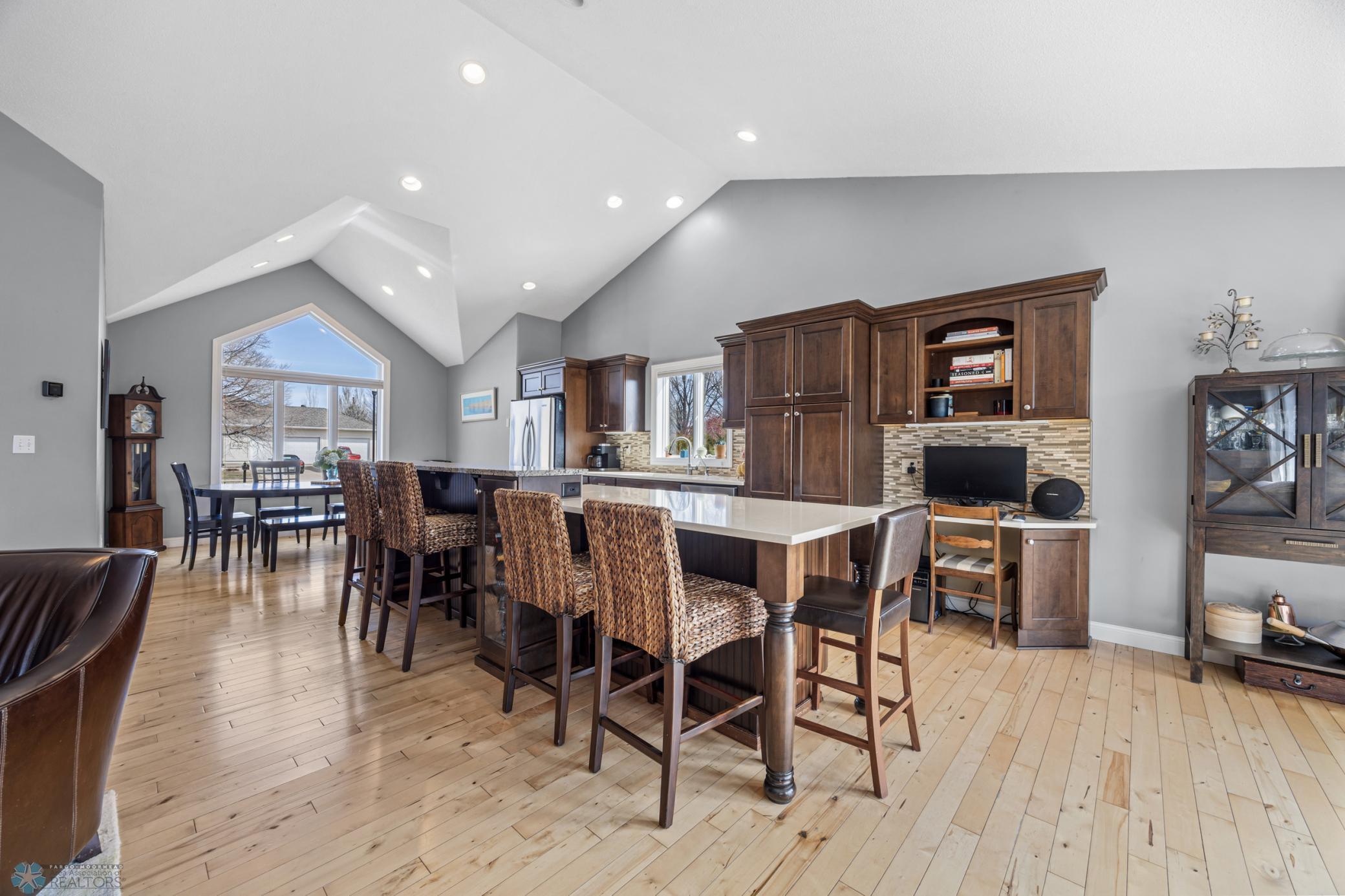 5103 Rose Creek Parkway, Fargo, North Dakota image 8