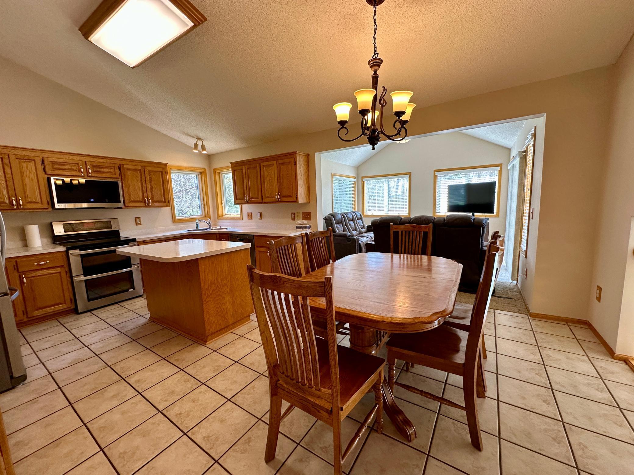 650 River Birch Place, Circle Pines, Minnesota image 8
