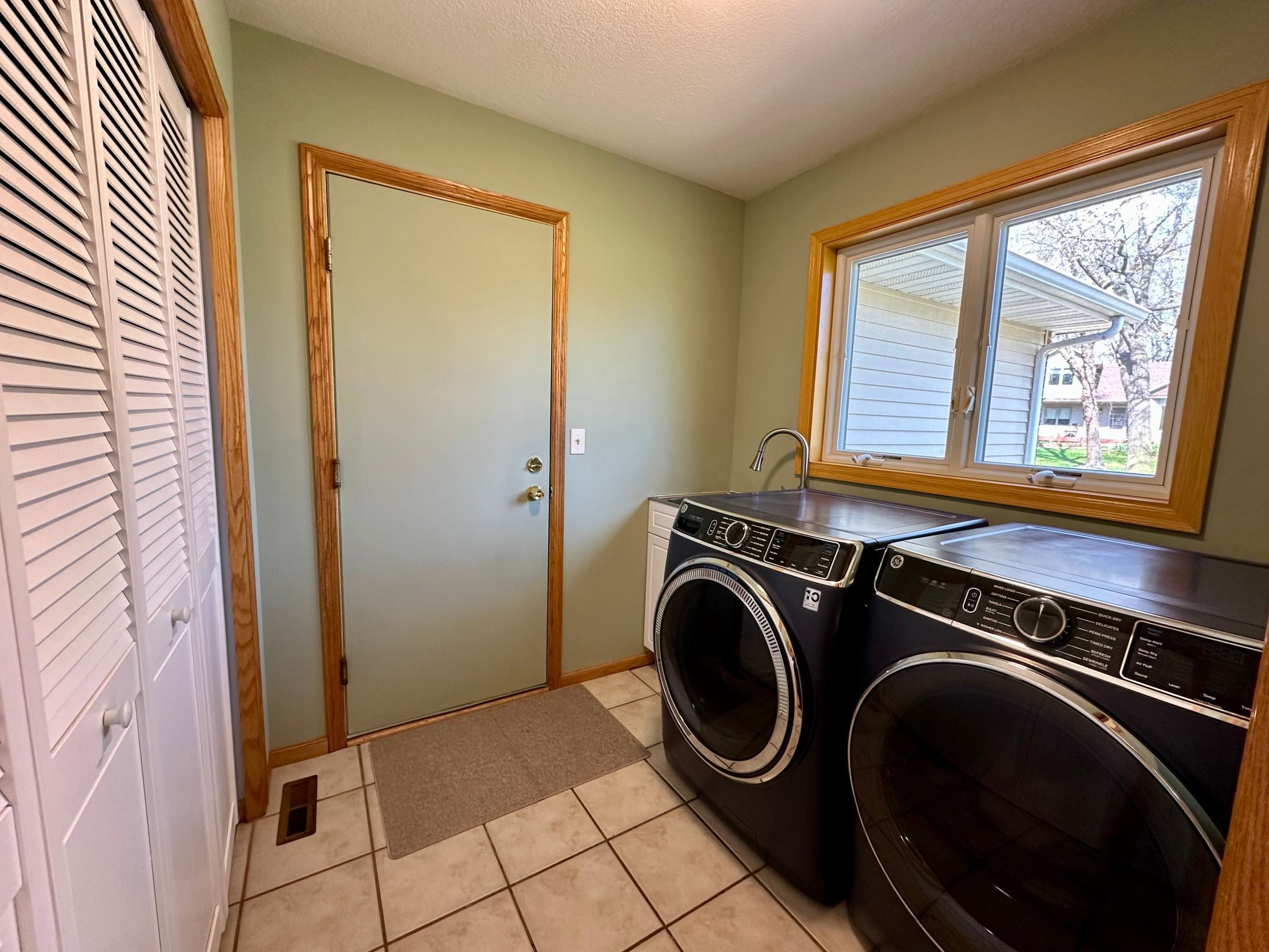650 River Birch Place, Circle Pines, Minnesota image 6