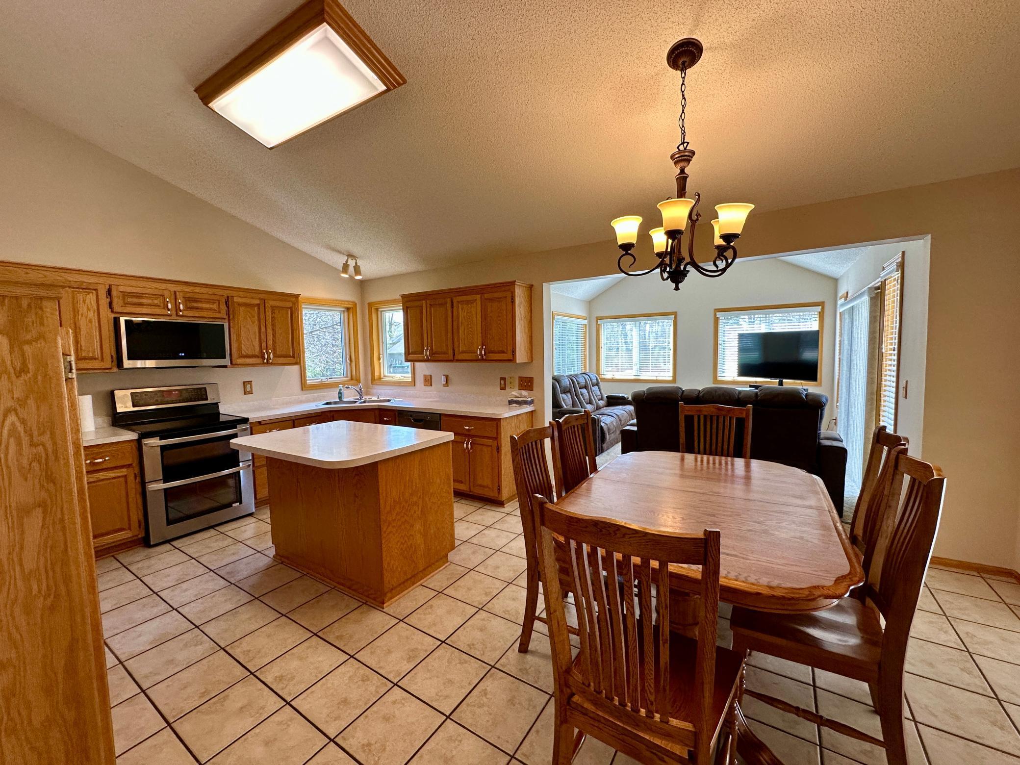 650 River Birch Place, Circle Pines, Minnesota image 10
