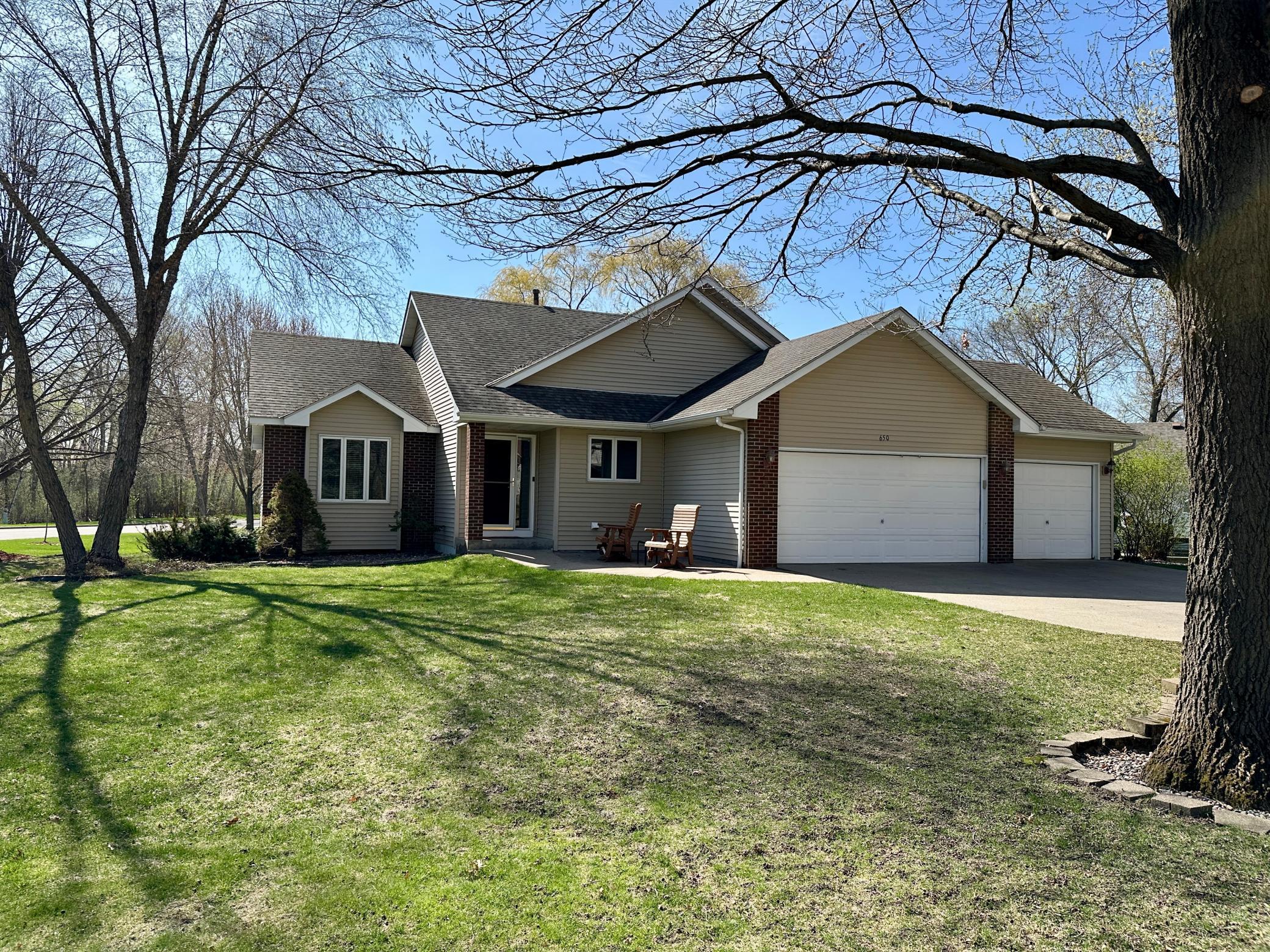 650 River Birch Place, Circle Pines, Minnesota image 1