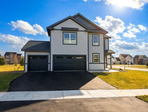 Homes For Sale - 4550 Savanna Trail<br/> Carver County, Chaska, MN 55318