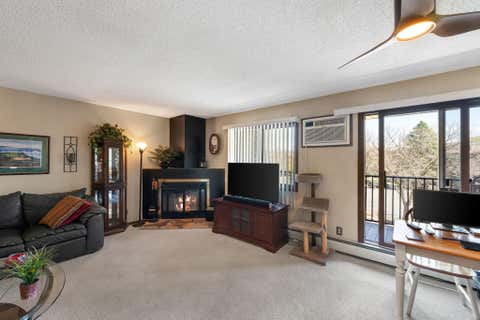Condo For Sale - 7601 W 101st Street<br/> Minneapolis, MN 55438