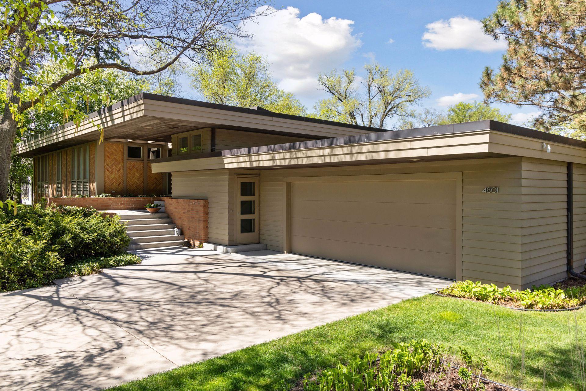 4801 E Sunnyslope Road, Edina, Minnesota image 5