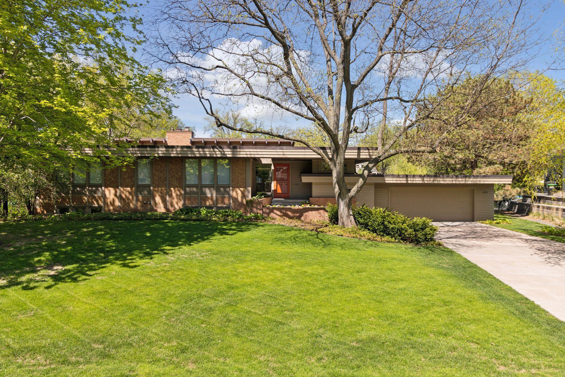4801 E Sunnyslope Road, Edina, Minnesota image 4