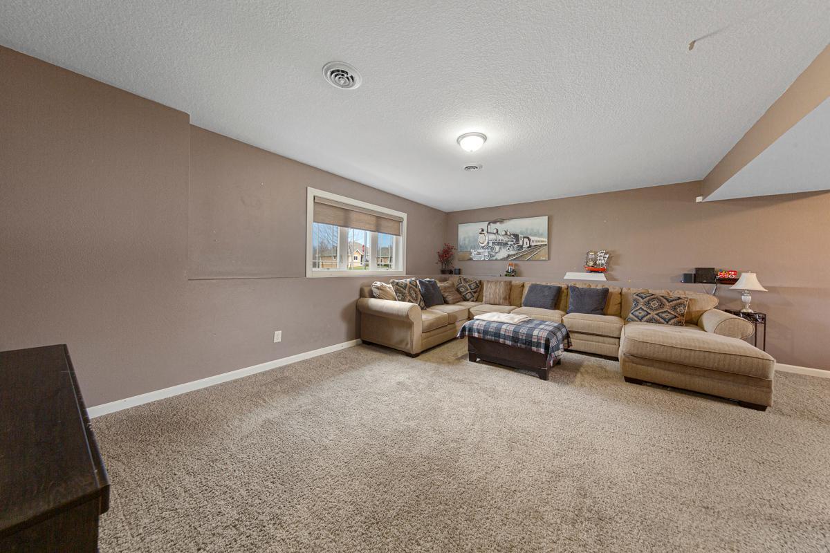 1301 Brentwood Circle, Faribault, Minnesota image 24