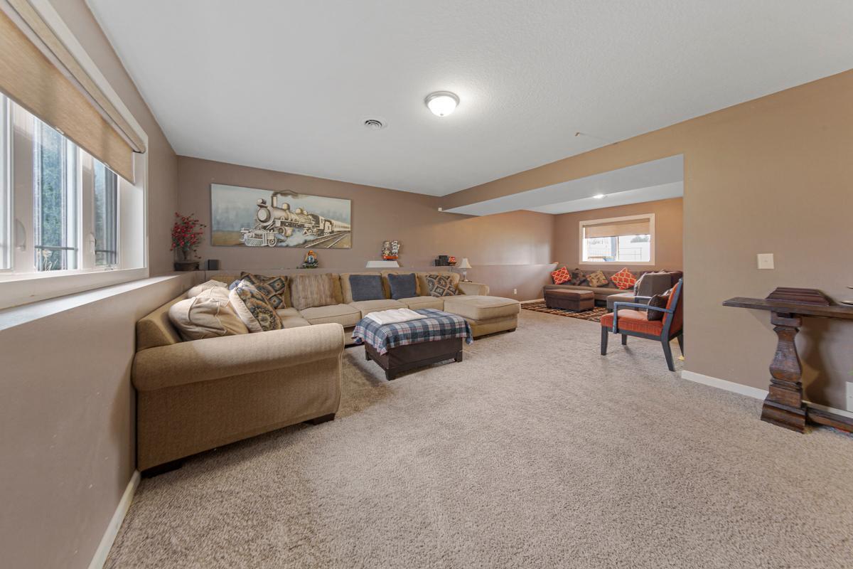 1301 Brentwood Circle, Faribault, Minnesota image 25