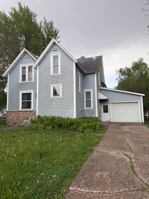Homes For Sale - 508 E Iowa Street<br/> Faribault County, Elmore, MN 56027