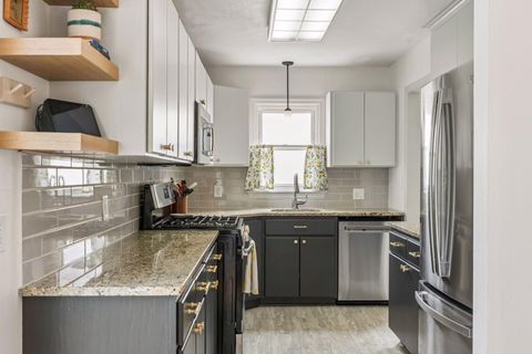 Homes For Sale - 8530 W 35th Street<br/> Hennepin County, Minneapolis, MN 55426