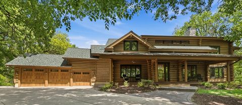 Homes For Sale - 2050 Oakwood Ridge<br/> Chanhassen, MN 55317