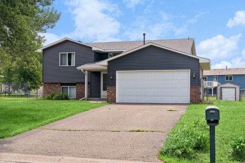 Homes For Sale - 4045 Lake Ridge Drive<br/> Sherburne County, Big Lake, MN 55309