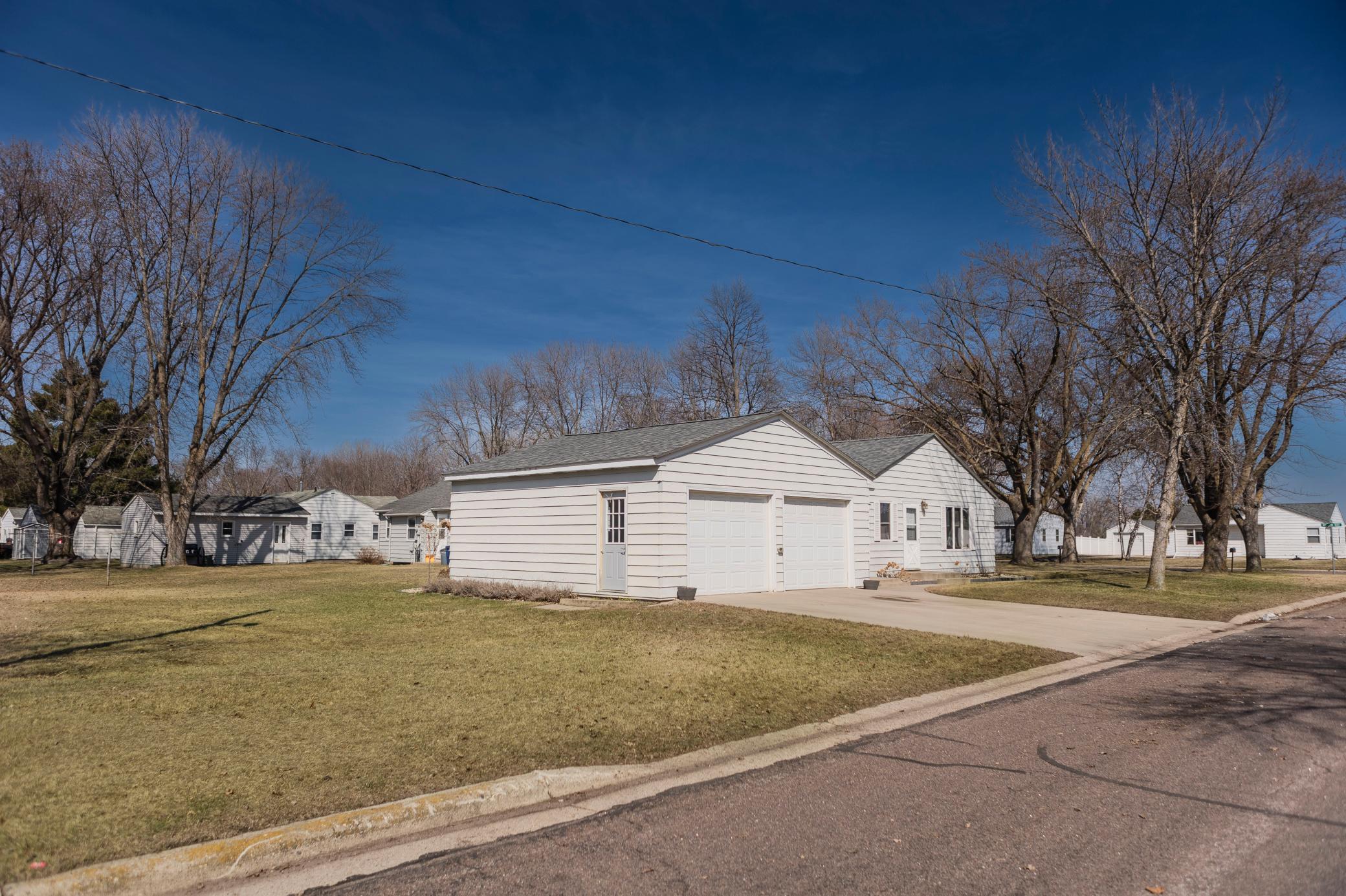 905 Willow Way, Benson, Minnesota image 2