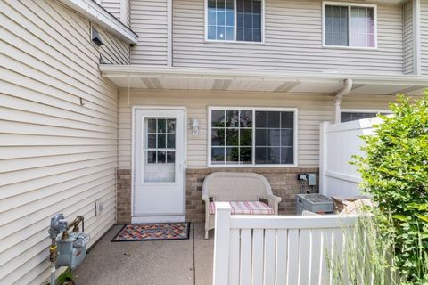 Townhouse For Sale - 8870 92nd Street<br/> Washington County, Cottage Grove, MN 55016