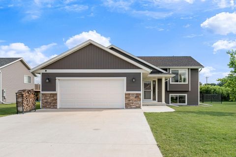 Homes For Sale - 805 El Dorado Street<br/> Owatonna, MN 55060