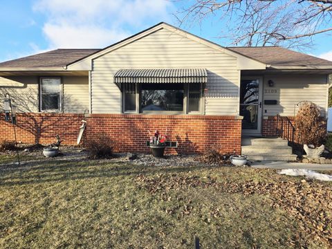 Homes For Sale - 2109 4th Avenue<br/> Mower County, Austin, MN 55912