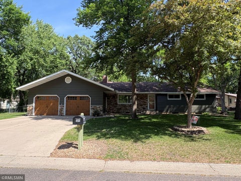 Homes For Sale - 1115 Reeds Lane<br/> Glencoe, MN 55336