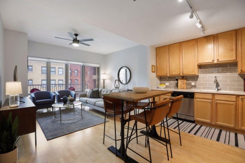 Condo For Rent - 929 Portland Avenue<br/> Minneapolis, MN 55404