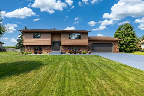 Homes For Sale - 902 Park Lane<br/> Belle Plaine, MN 56011